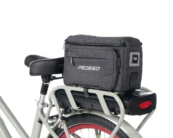 Secure bicycle bag with LOXI luggage rack hook